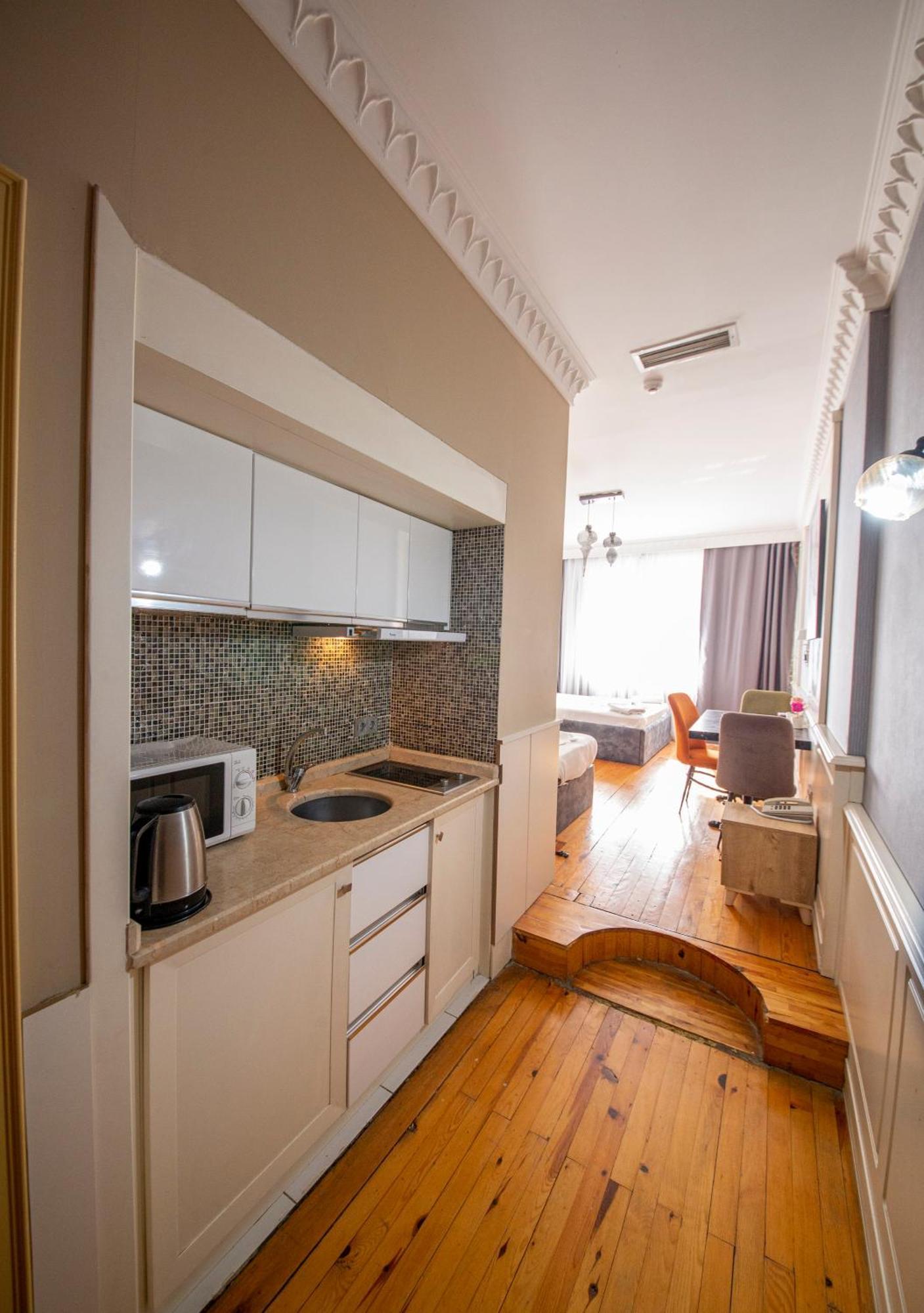 Royal Garden Suite And Hotel อิสตันบูล ภายนอก รูปภาพ
