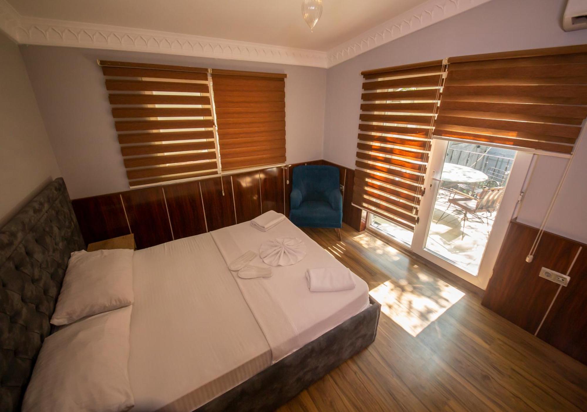 Royal Garden Suite And Hotel อิสตันบูล ภายนอก รูปภาพ