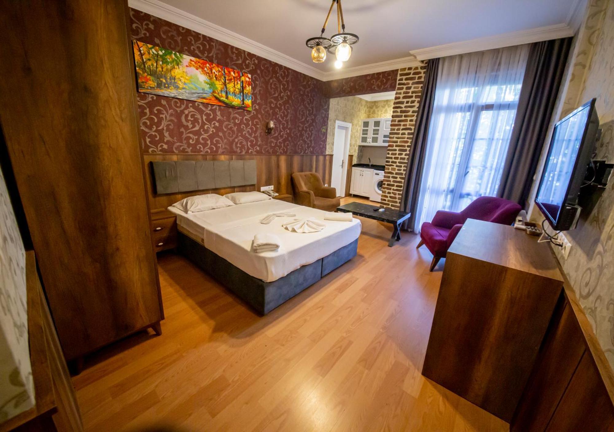 Royal Garden Suite And Hotel อิสตันบูล ภายนอก รูปภาพ