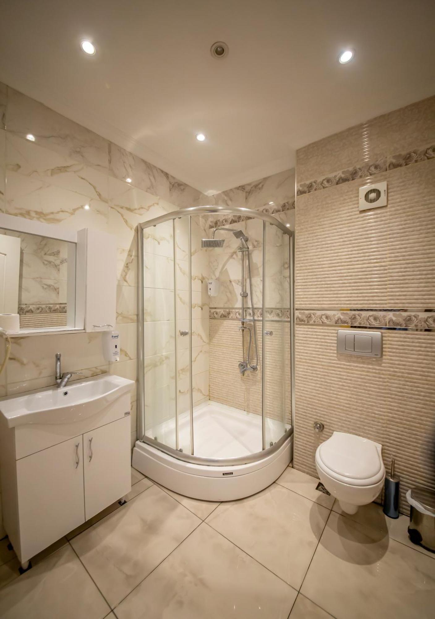 Royal Garden Suite And Hotel อิสตันบูล ภายนอก รูปภาพ